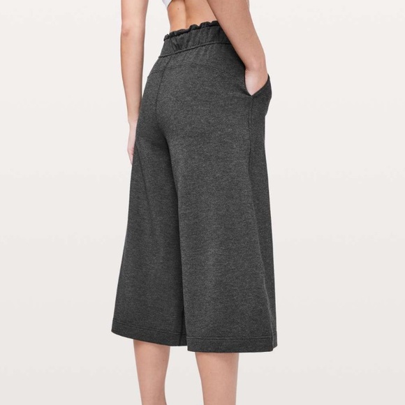 Lululemon Hello Sunday Crop Heathered Mod Black - Picture 2 of 6